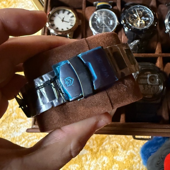 Weide Sport Watch - Picture 3 of 4